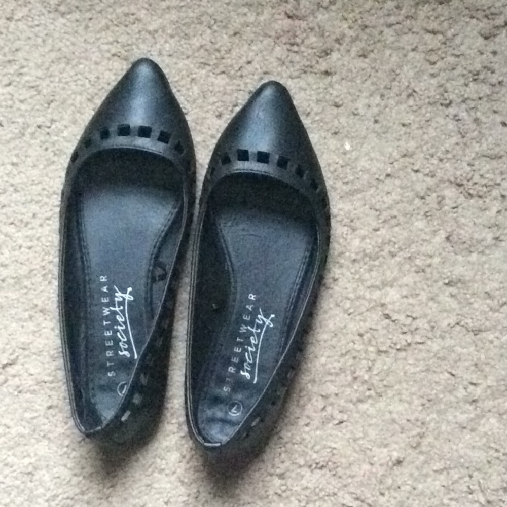 Black stylish pump shoes